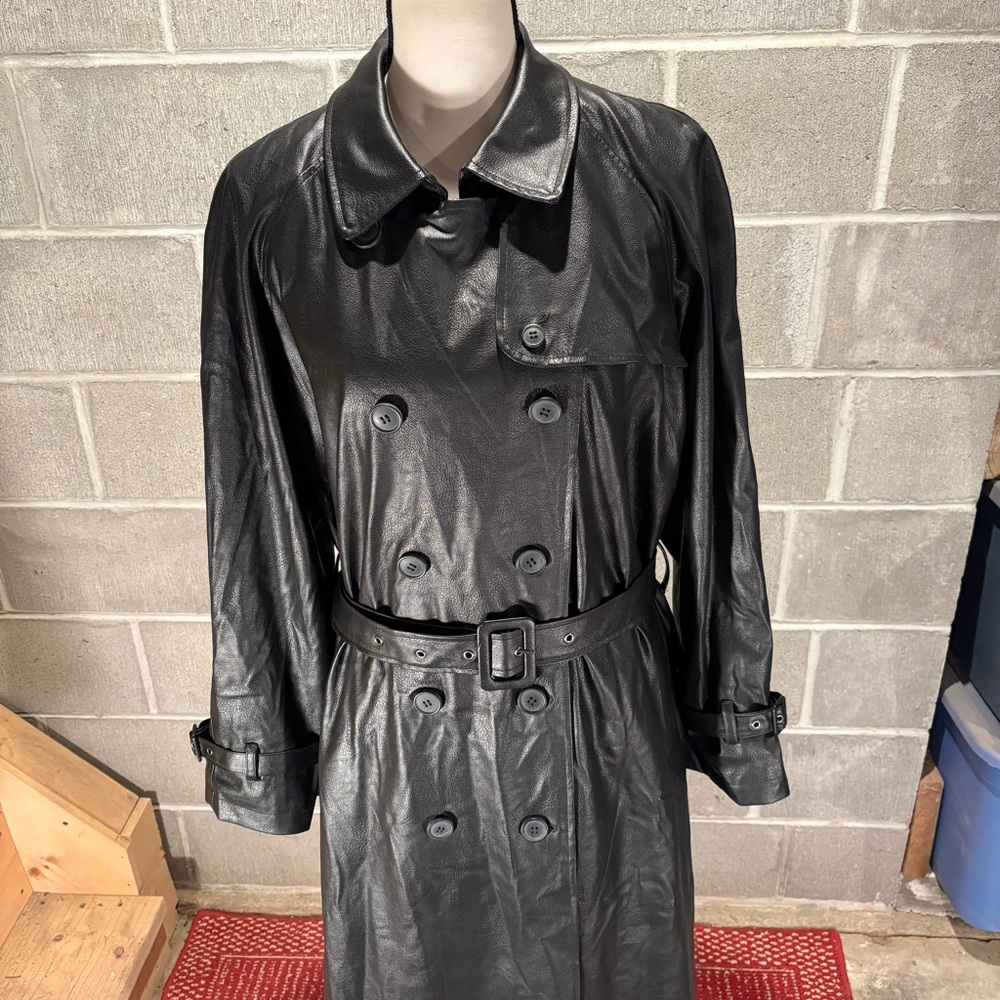 Urban Outfitters Clara faux leather trench coat. - Picture 3 of 14